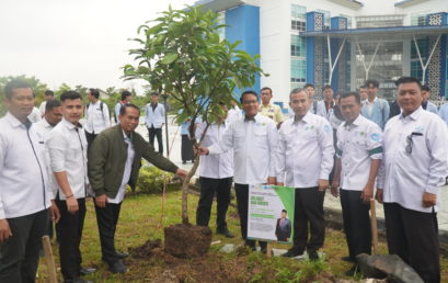 Implementasi Ekoteologi, Rektor ajak Civitas Academica UIN Raden Fatah Mengganti Papan Bunga Menjadi Pohon
