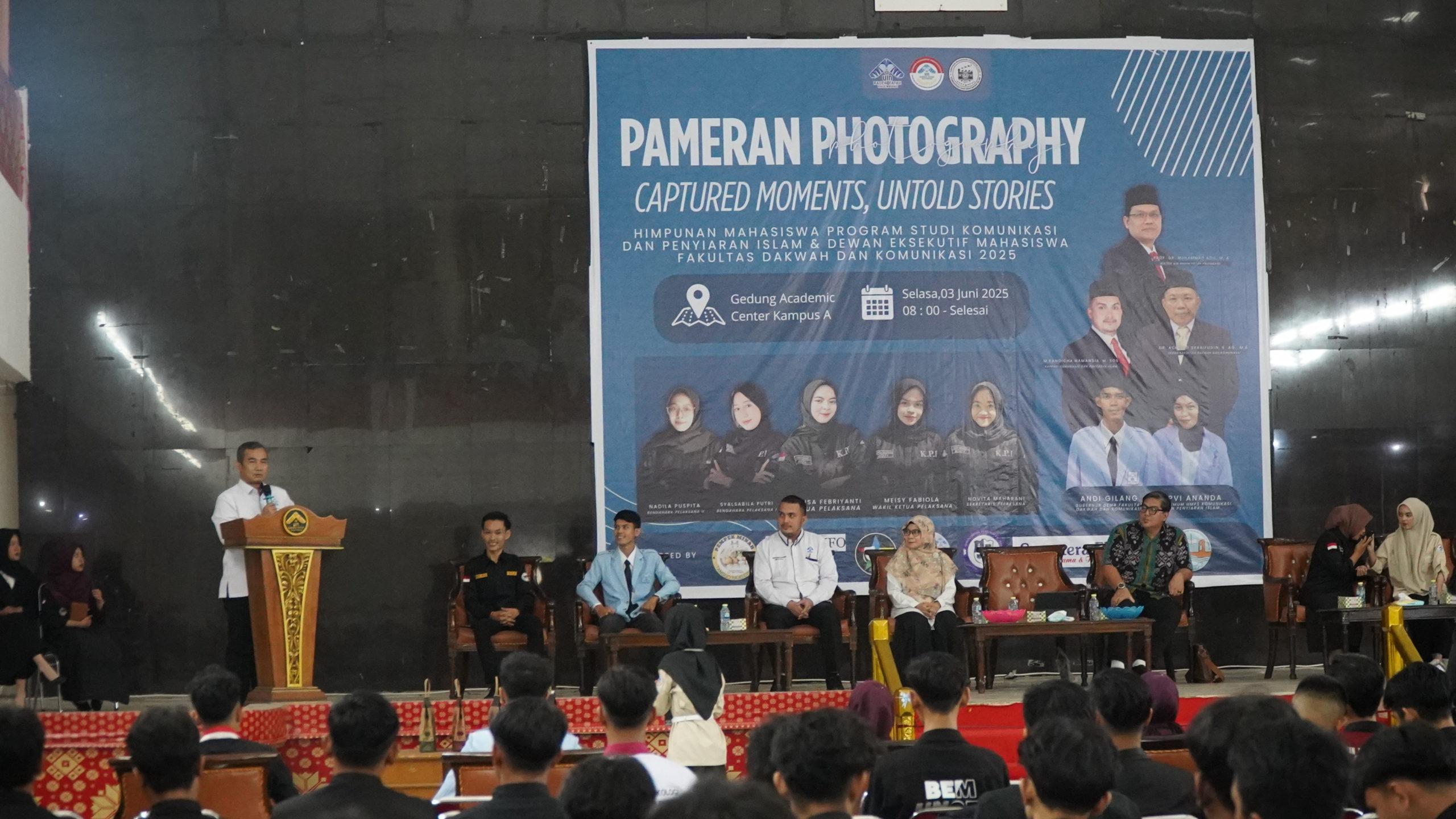 Pameran Fotografi Mahasiswa KPI UIN Raden Fatah: Tampilkan 280 Karya Visual Penuh Makna Pameran Fotografi Mahasiswa KPI UIN Raden Fatah: Tampilkan 280 Karya Visual Penuh Makna