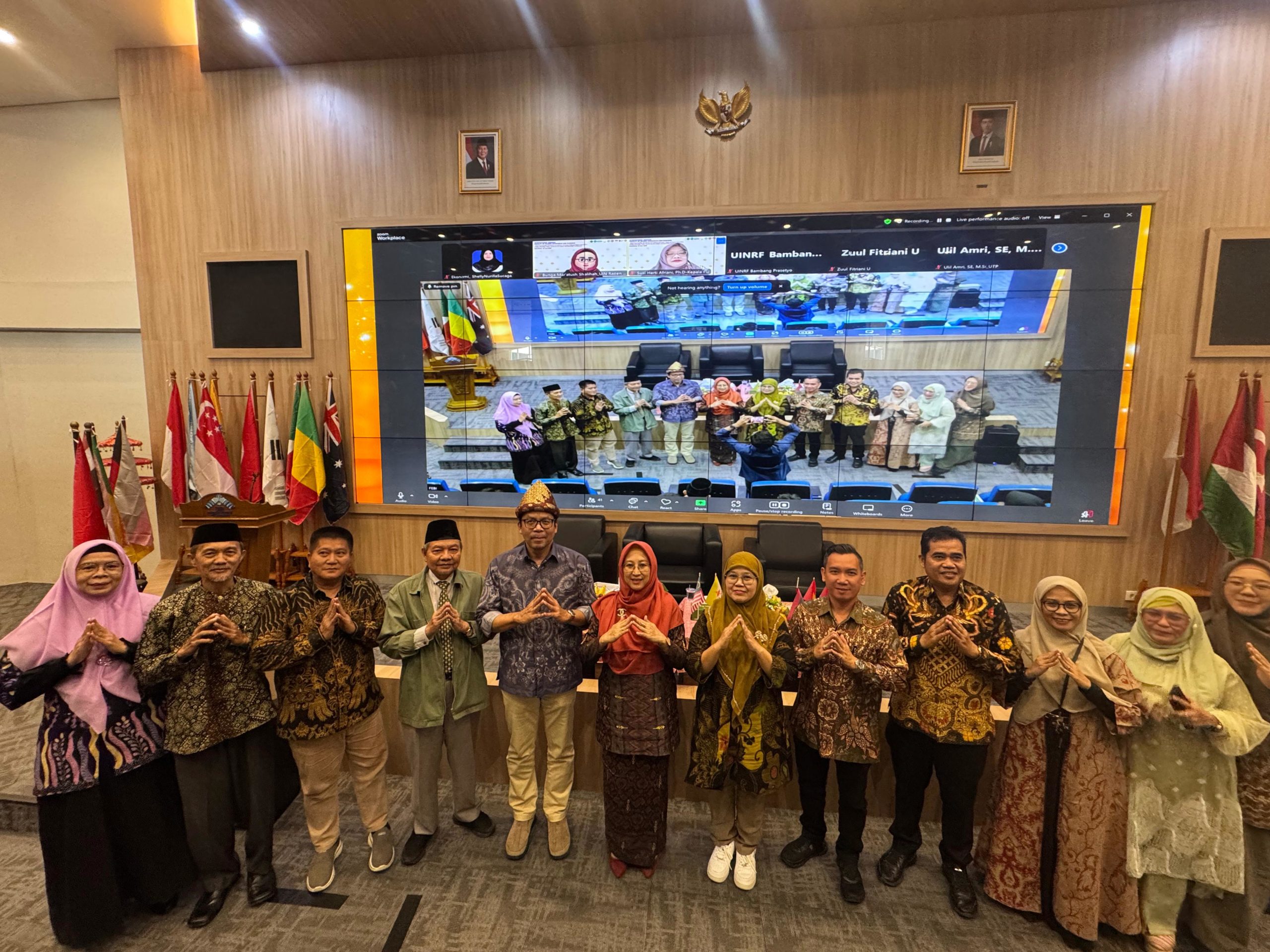 FEBI UIN Raden Fatah Palembang Gelar Seminar Internasional: Dorong Ekonomi Islam sebagai Solusi Pembangunan Berkelanjutan FEBI UIN Raden Fatah Palembang Gelar Seminar Internasional: Dorong Ekonomi Islam sebagai Solusi Pembangunan Berkelanjutan