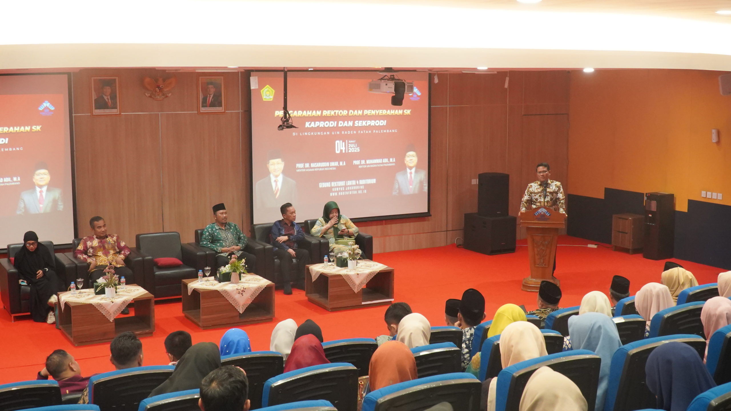 Penyerahan SK Kaprodi dan Sekprodi, Rektor UIN Raden Fatah Tegaskan Komitmen Menuju World Class University Penyerahan SK Kaprodi dan Sekprodi, Rektor UIN Raden Fatah Tegaskan Komitmen Menuju World Class University