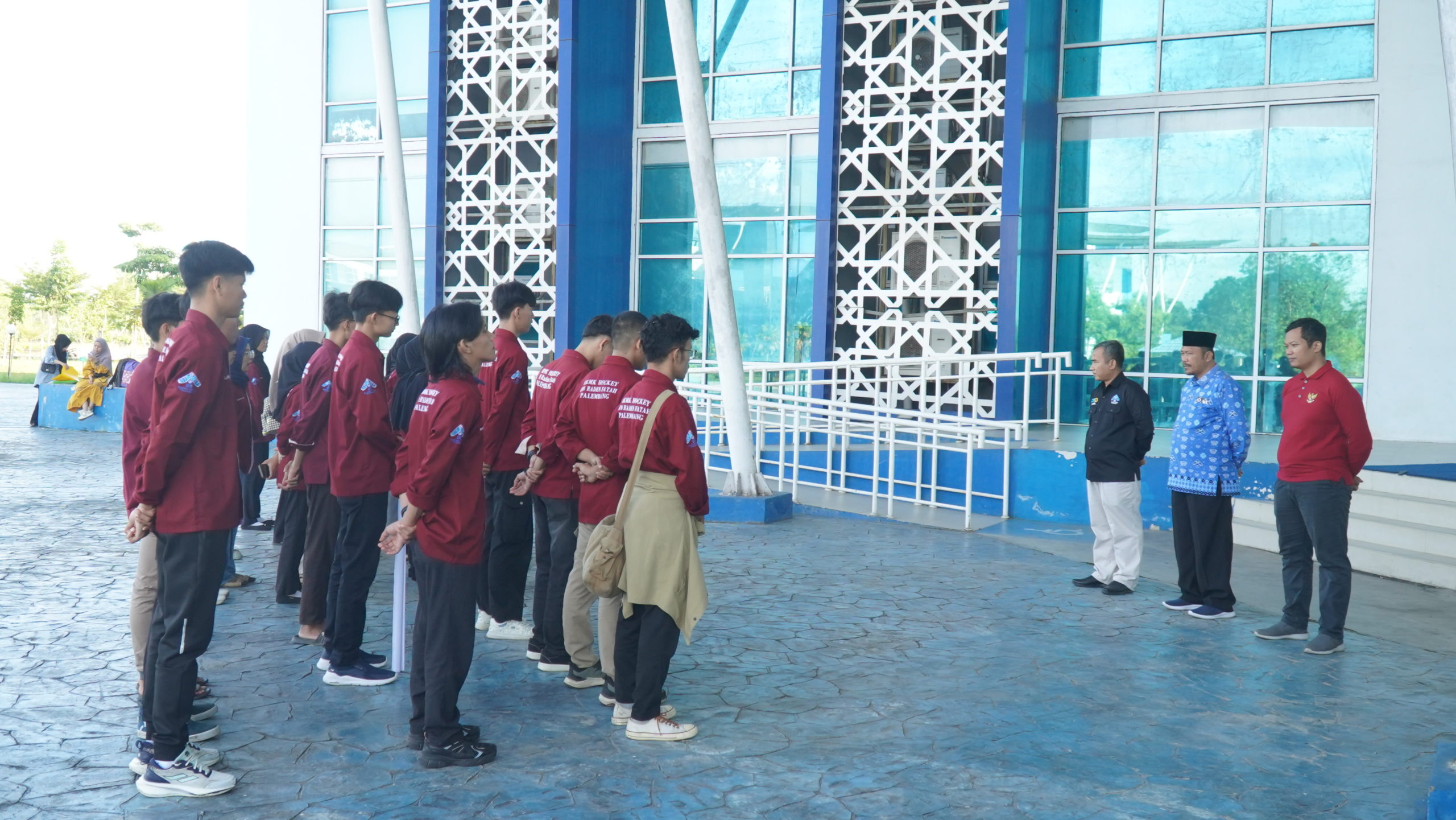 Pelepasan Mahasiswa UKMK Hockey UIN Raden Fatah Palembang, Siap Berlaga di Padjadjaran Indoor Hockey Festival Nasional 2025 Pelepasan Mahasiswa UKMK Hockey UIN Raden Fatah Palembang, Siap Berlaga di Padjadjaran Indoor Hockey Festival Nasional 2025