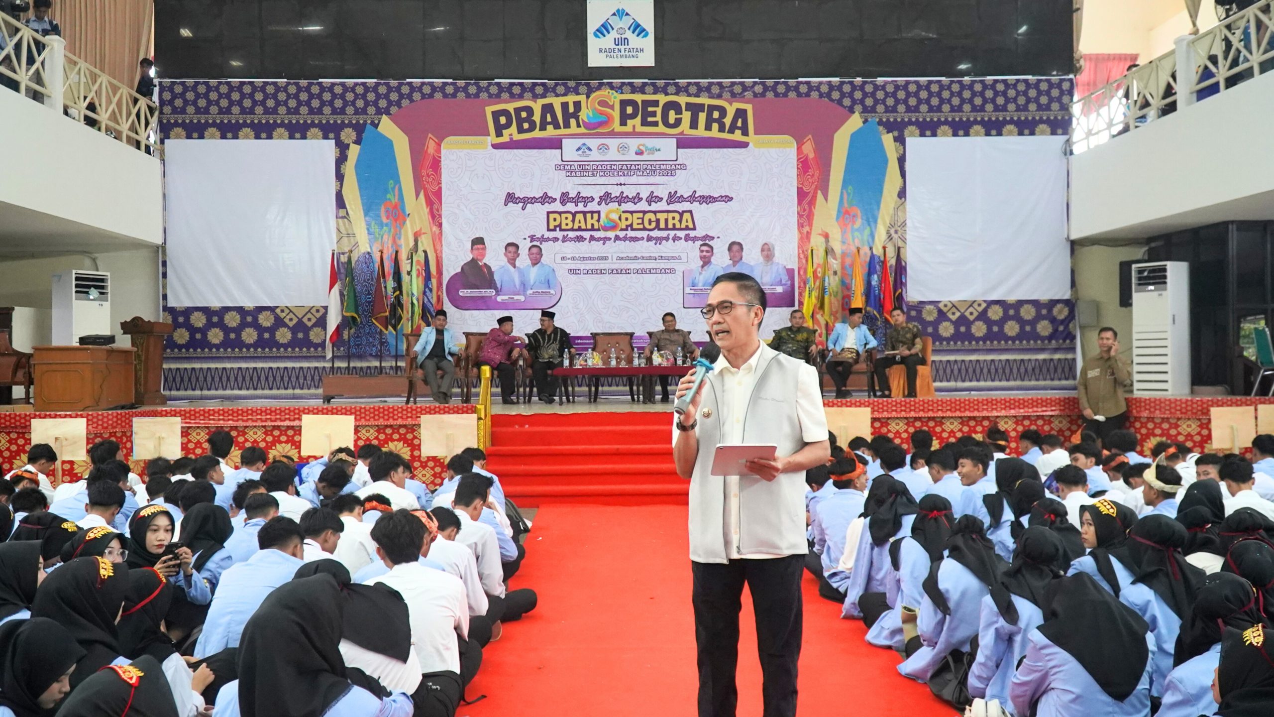 PBAK SPECTRA 2025: Walikota Palembang Ajak Mahasiswa Baru UIN Raden Fatah Berpikir Kritis dan Kolaboratif PBAK SPECTRA 2025: Walikota Palembang Ajak Mahasiswa Baru UIN Raden Fatah Berpikir Kritis dan Kolaboratif